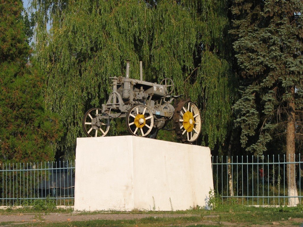 Old tractor monument, Primorsk, Приморск