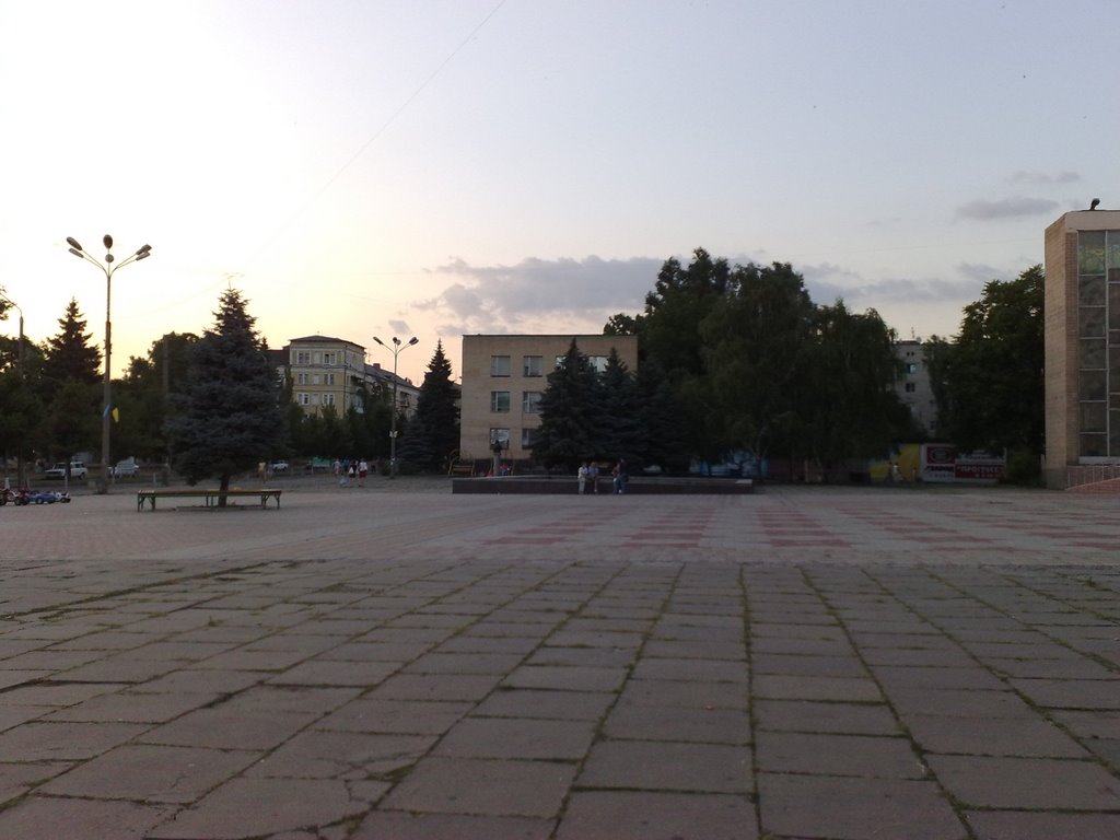 Площадь, Токмак
