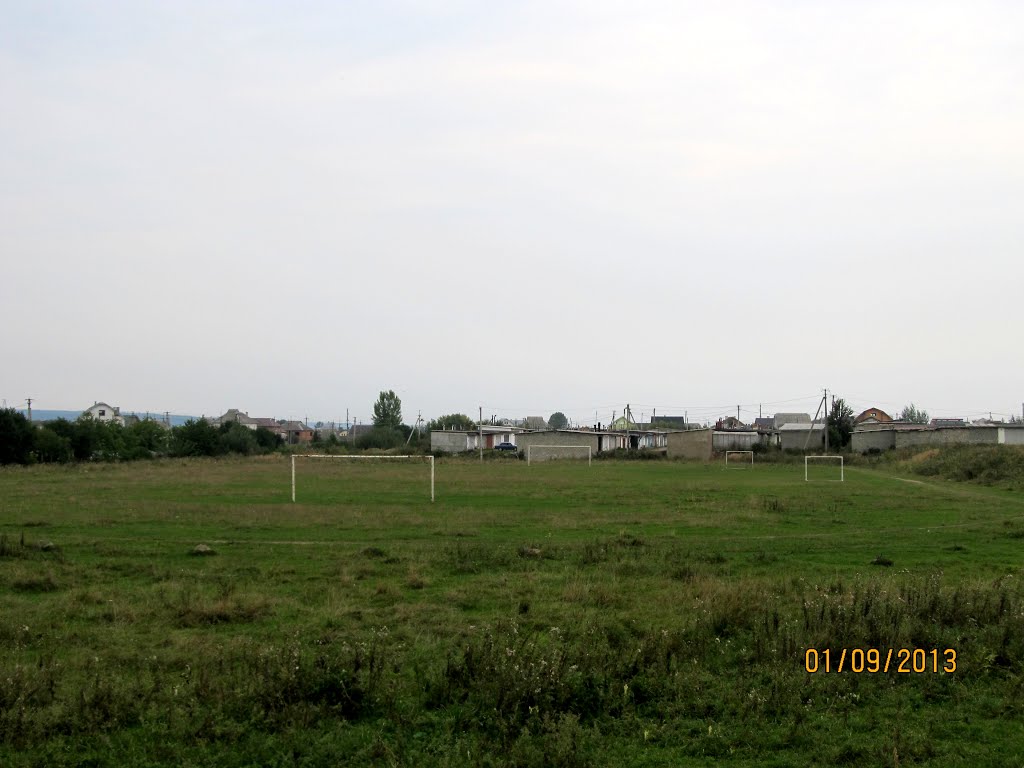 Стадіон біля школи, Богородчаны