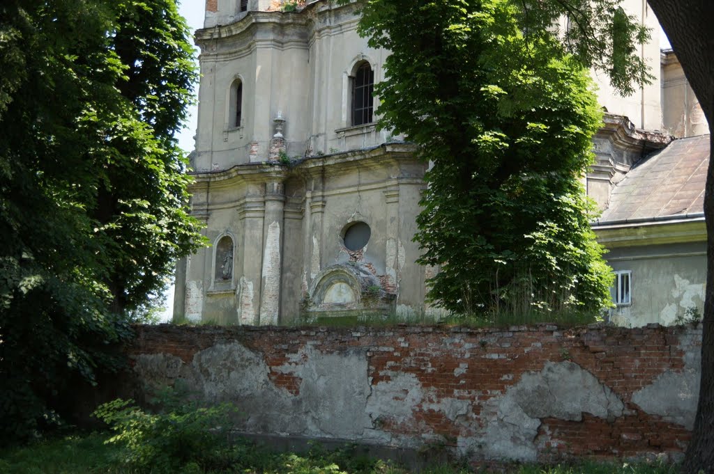 Destroyed Catholic Church, Гвоздец