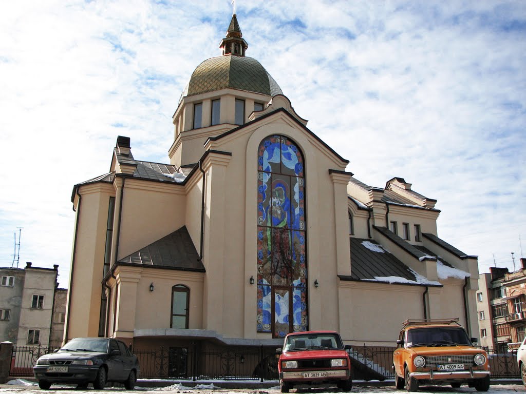 New church was build in the 2010 (№1), Ивано-Франковск