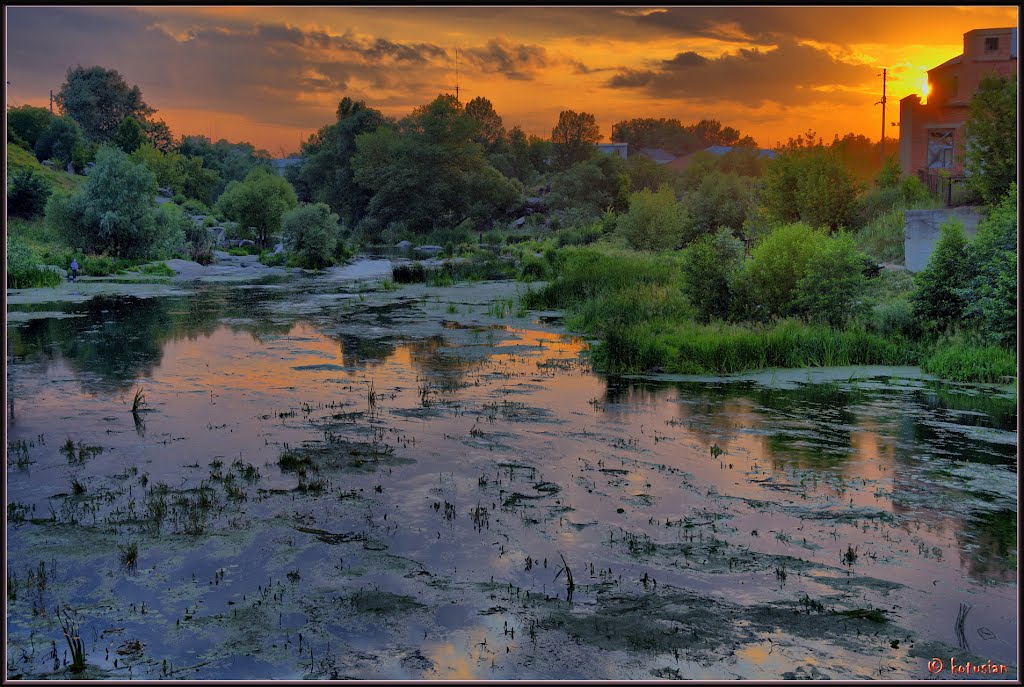 Sunset over Bohuslav. River Ros., Богуслав