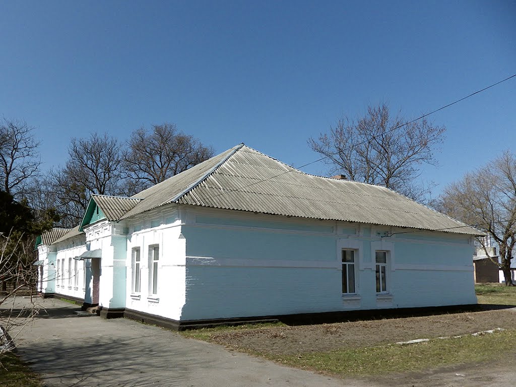 маленькое здание школы №3, Ракитное