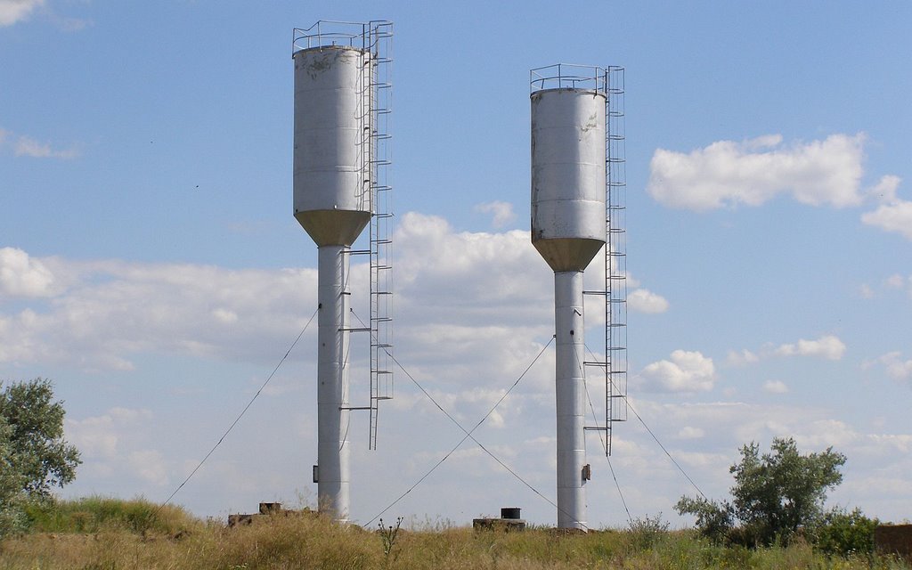 Water towers (Водонапорные башни), Устиновка