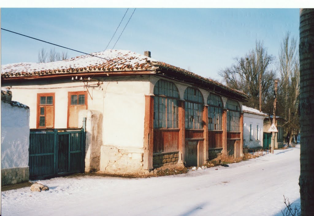 бывшая библиотека  февраль 2006, Белогорск