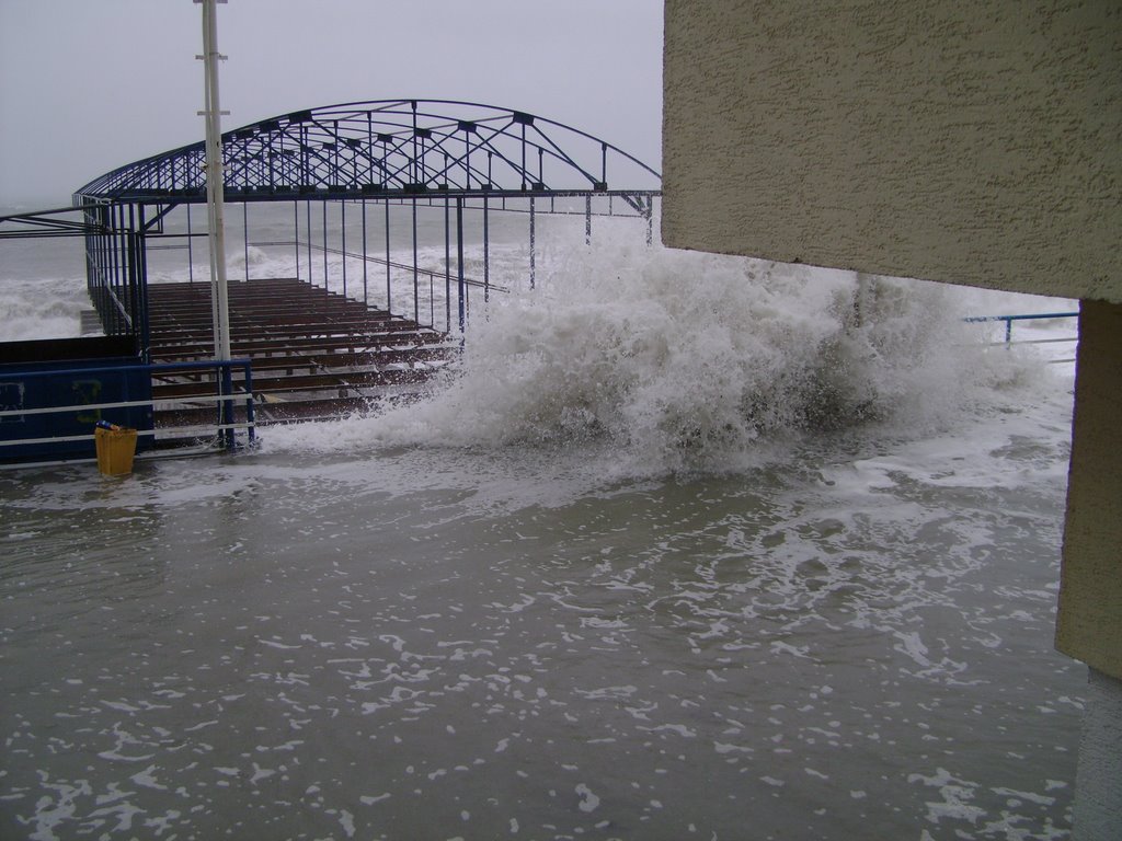 шторм в мисхоре в ноябре 2007, Гаспра