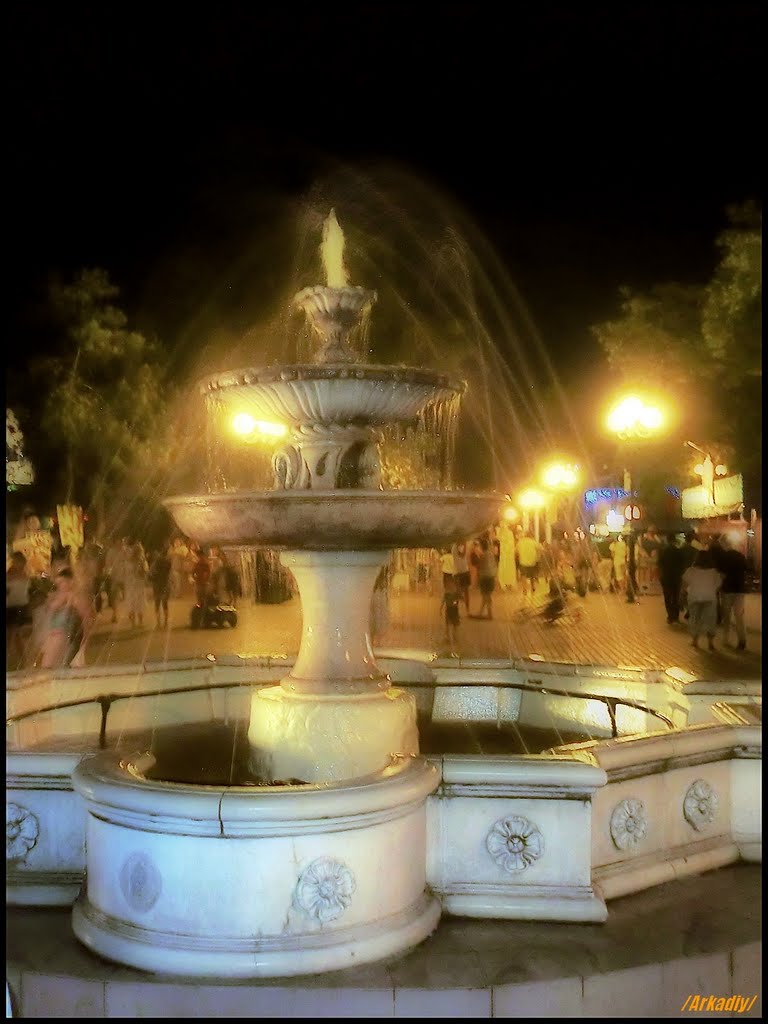 Fountain at night, Евпатория