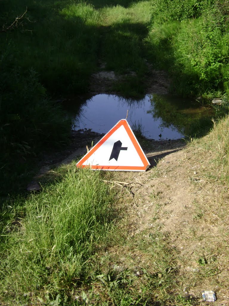 road sign, Зуя