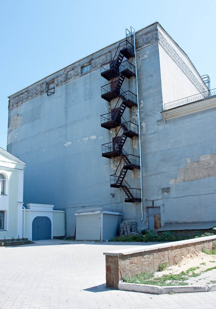 Back side of the theatre / Kerch, Russia, Керчь