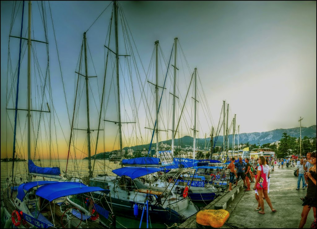 Yalta in the evening, Массандра