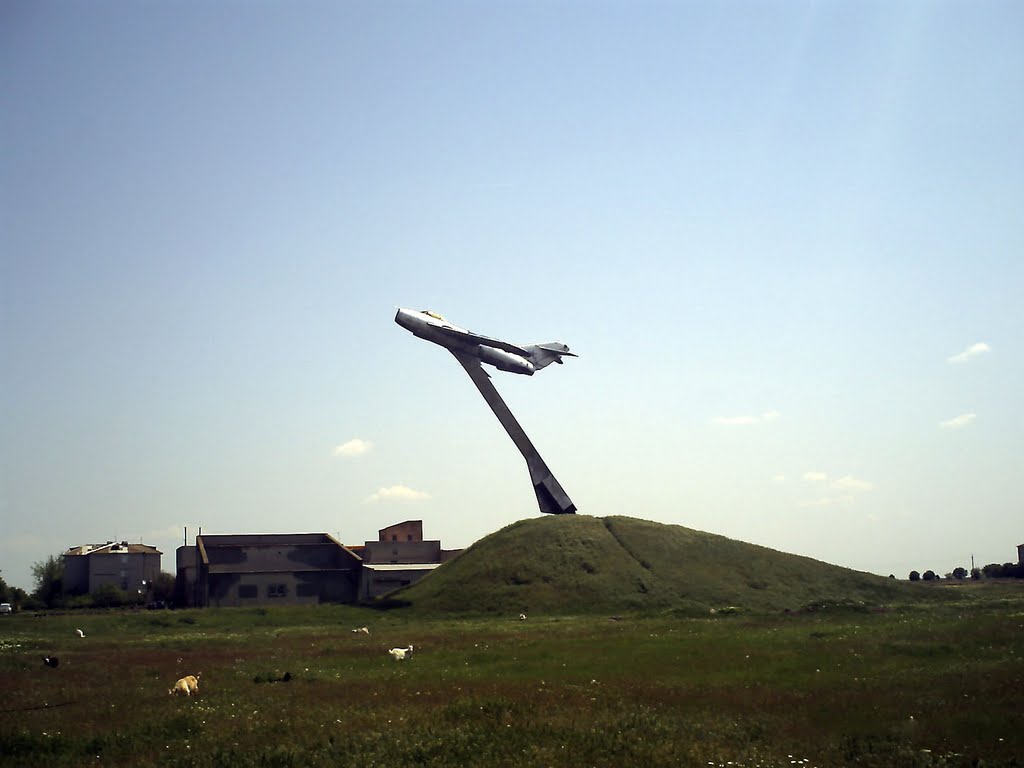 Памятник самолету, Раздольное