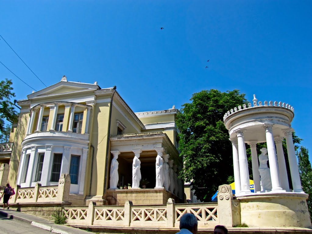 Feodosiya. "Milos" residence. / Феодосия. Дача "Милос"., Феодосия