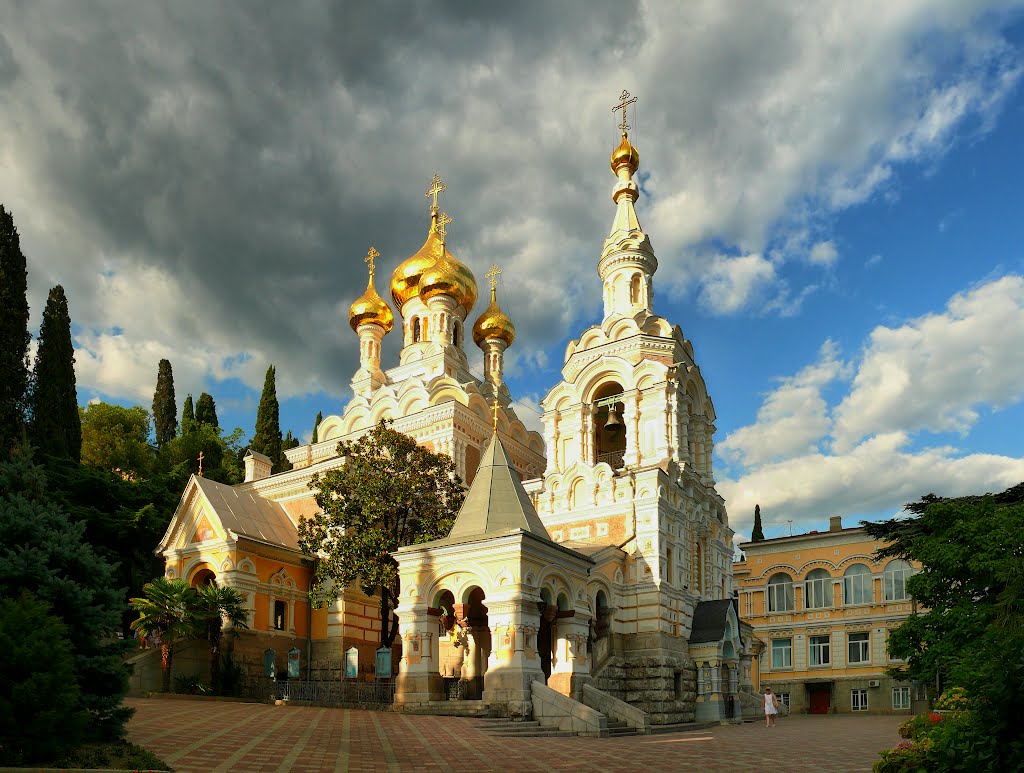 Собор Святого Александра Невского, Ялта