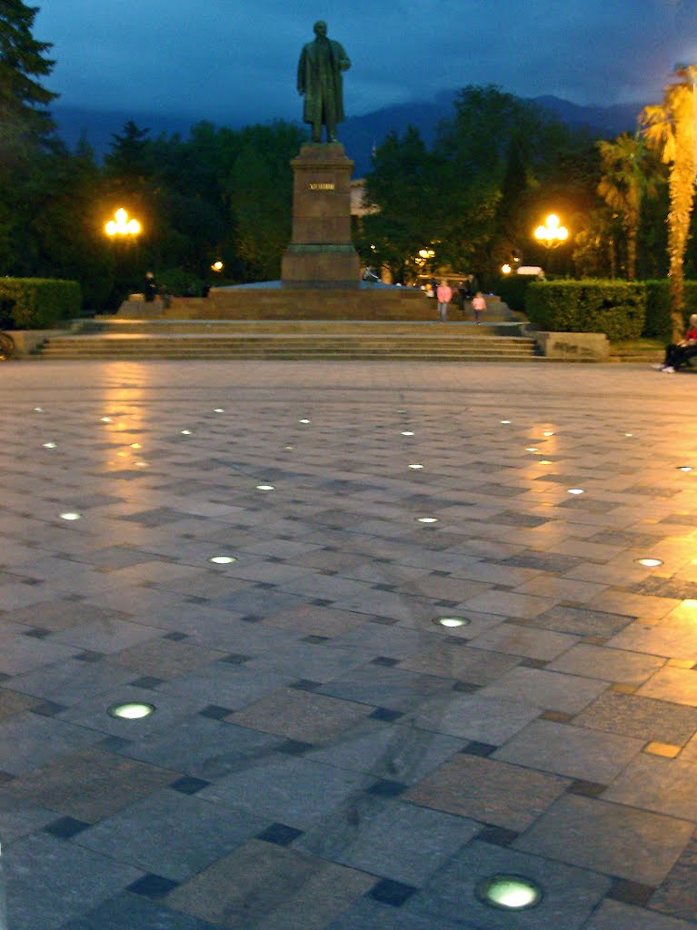 Ялта & Товарищ Владимир/ Vladimir Lenin plaza, Ялта