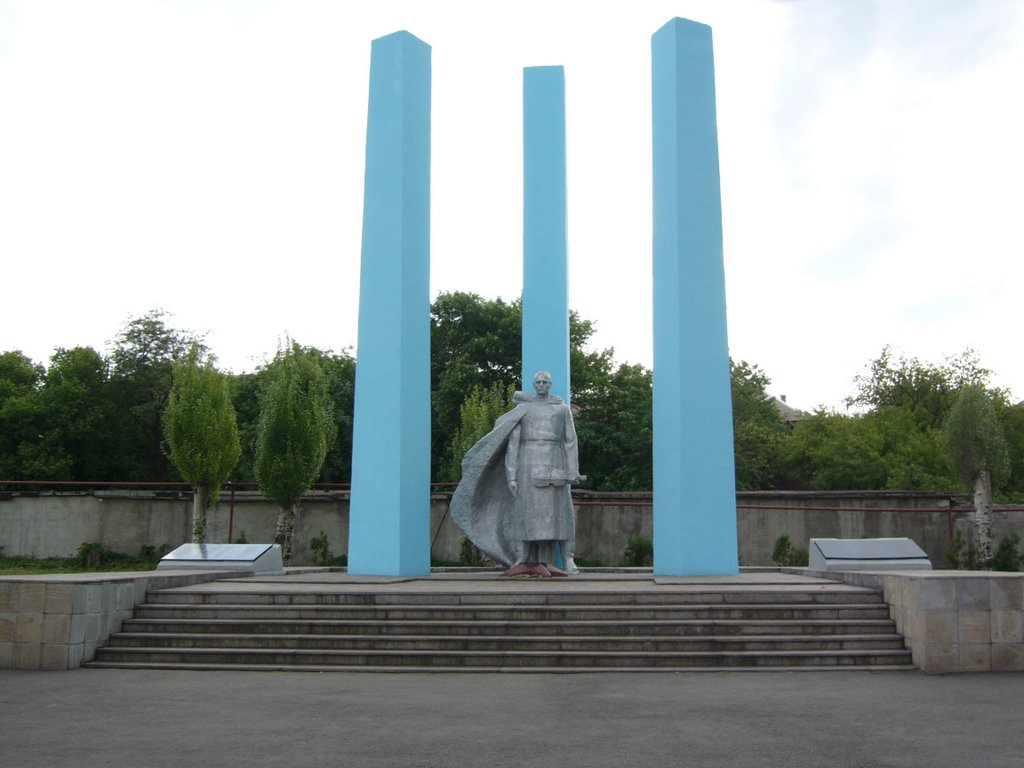 ● Мемориал в память о воинах, павших в боях за Алчевск, Алчевск