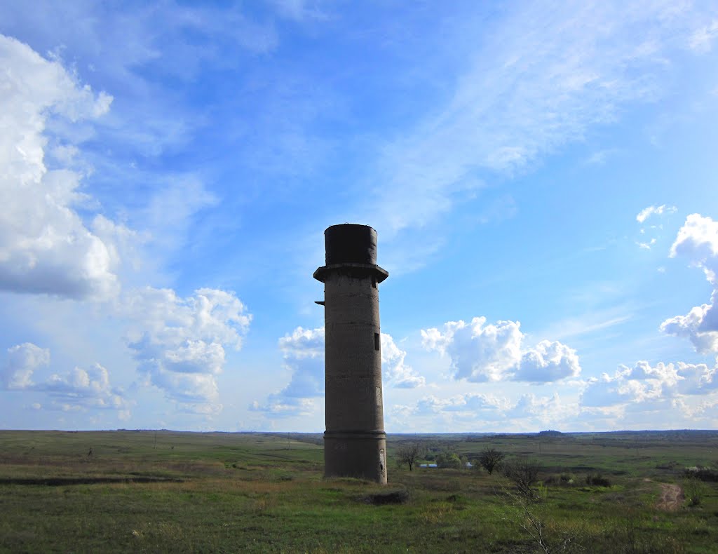 Заброшенная водонапорная башня, Белое