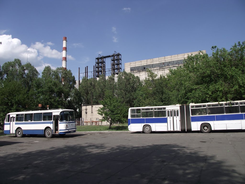 рабочие автобусы на стоянке, Бирюково