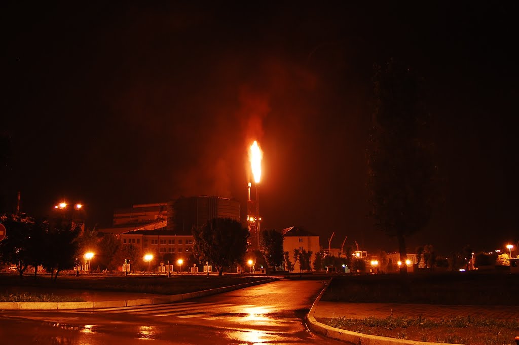Факел возле главной конторы, Коммунарск