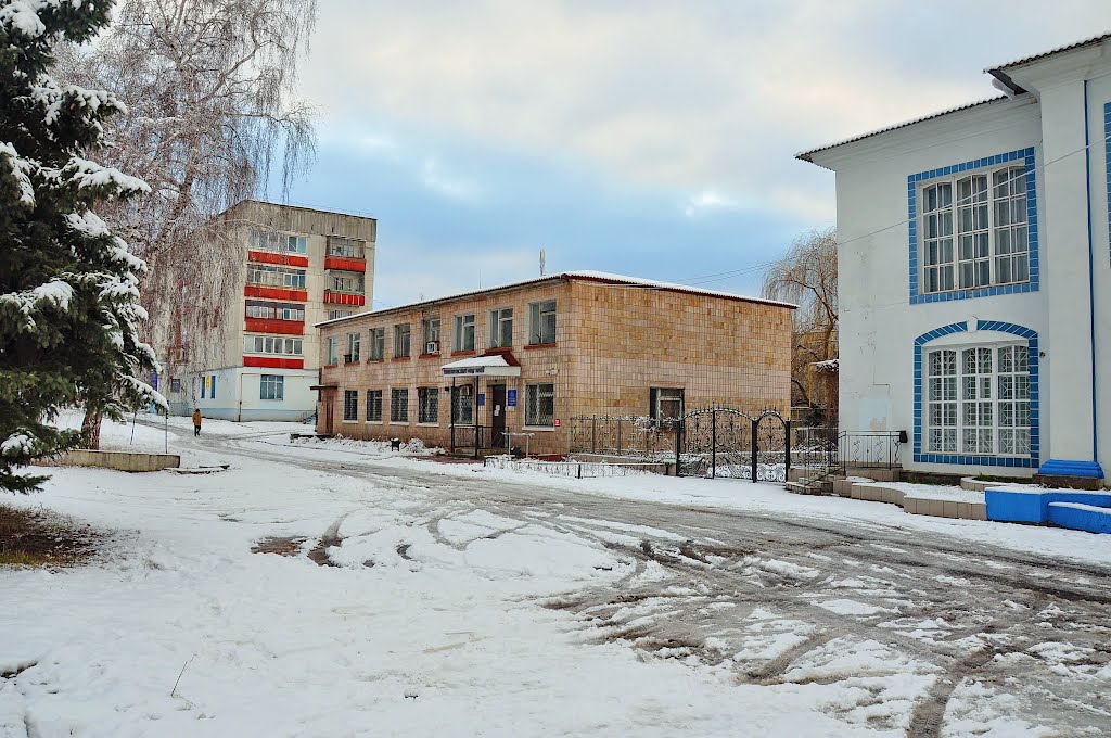 Фото Центральная площадь города Кременная в городе Кременная