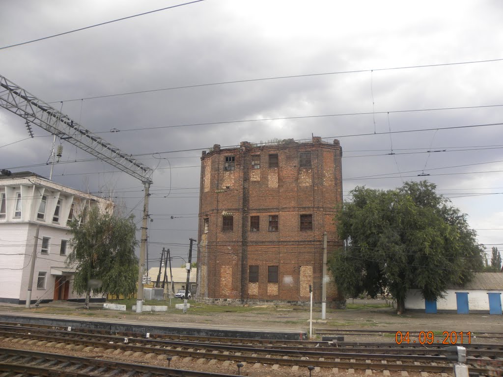 старое здание /водонапорная башня/, Меловое