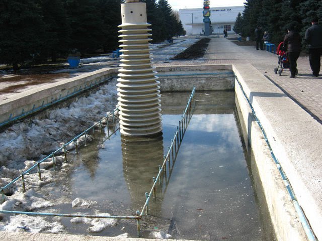 фонтан возле ЮНОСТИ, Первомайск
