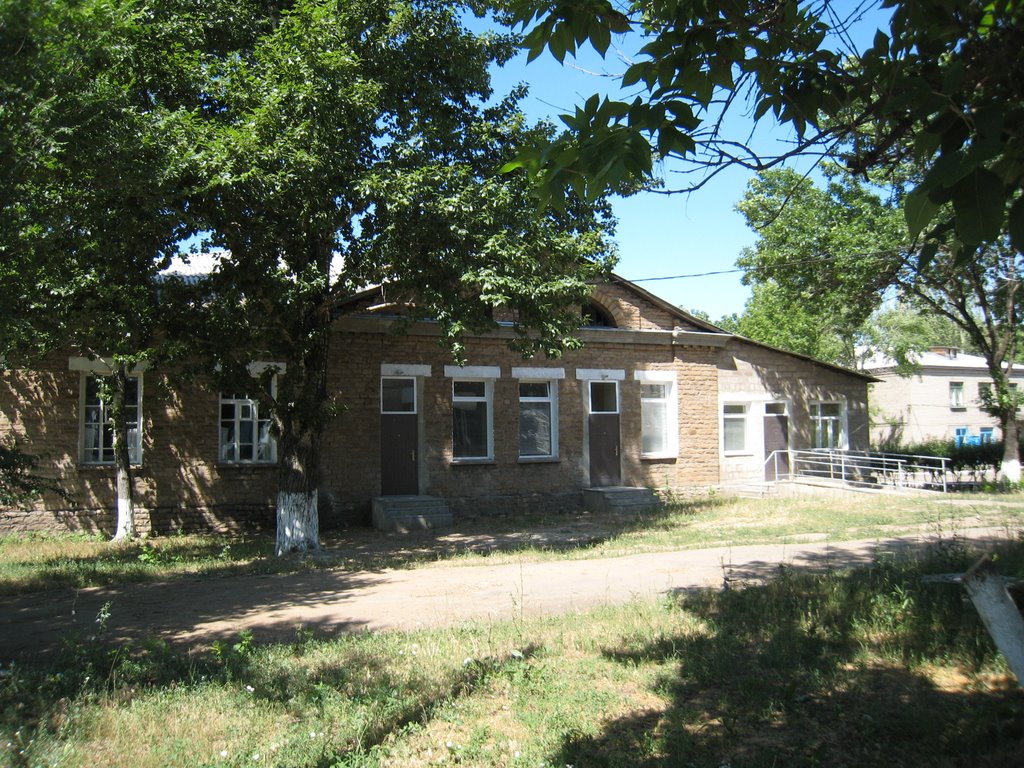 Больница в Перевальске. A hospital in Perevalsk., Перевальск