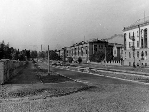 улица (старая фотография), Рубежное