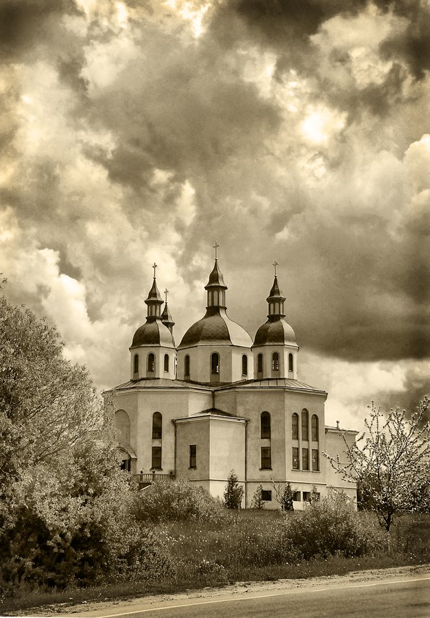 Церква на околиці Золочева, Золочев