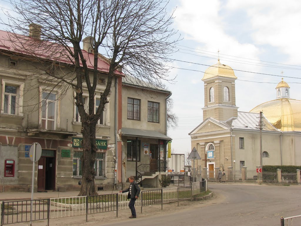 Вид на церкву з площі, Ивано-Франково