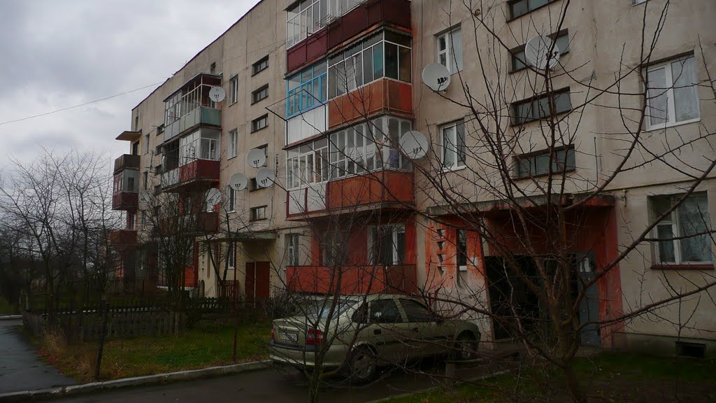 Blok mieszkalny w Kamionce Buzkiej na Ukrainie, Каменка-Бугская