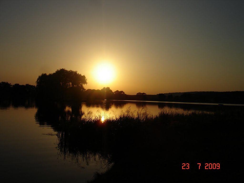 Захід сонця на Перемишлянському озері, Перемышляны
