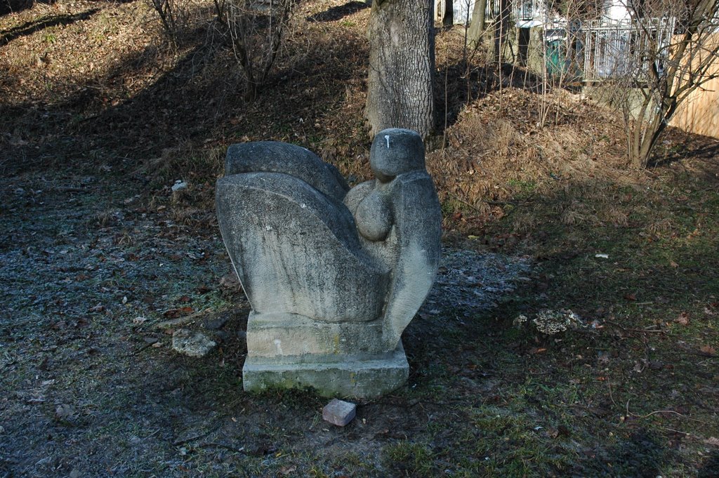 Very strange sculpture in the park. Очень странная скульптура в парке., Трускавец