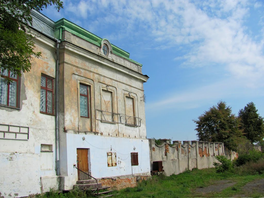 Правый фасад дворца Потоцких 1636г., Червоноград