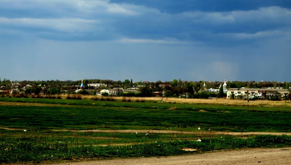 Вид через речку Чичиклея на Веселиново и её церквушки., Веселиново
