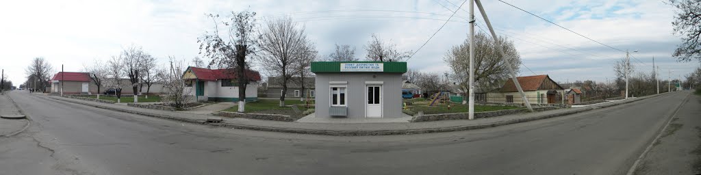 Напротив пункта продажи воды (панорама), Снигиревка