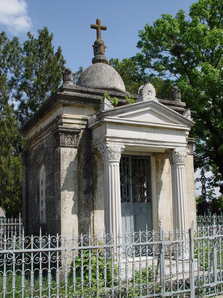 Crypt of the family Karamanevy (Склеп семьи Караманевых), Болград