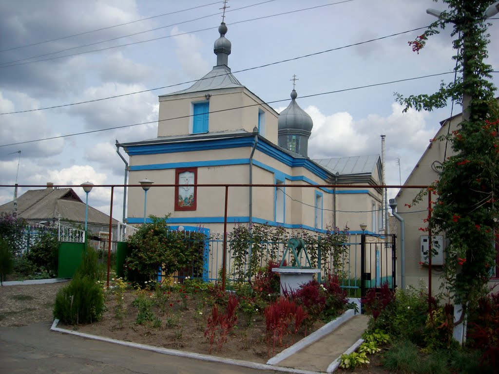Cвято-Вознесенская Церковь, Красные Окны