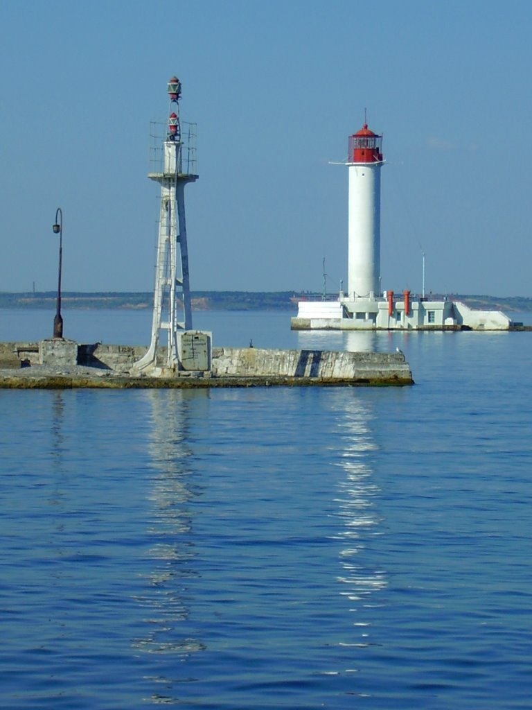 Lighthouses at the entrance to the Odessa port, Одесса