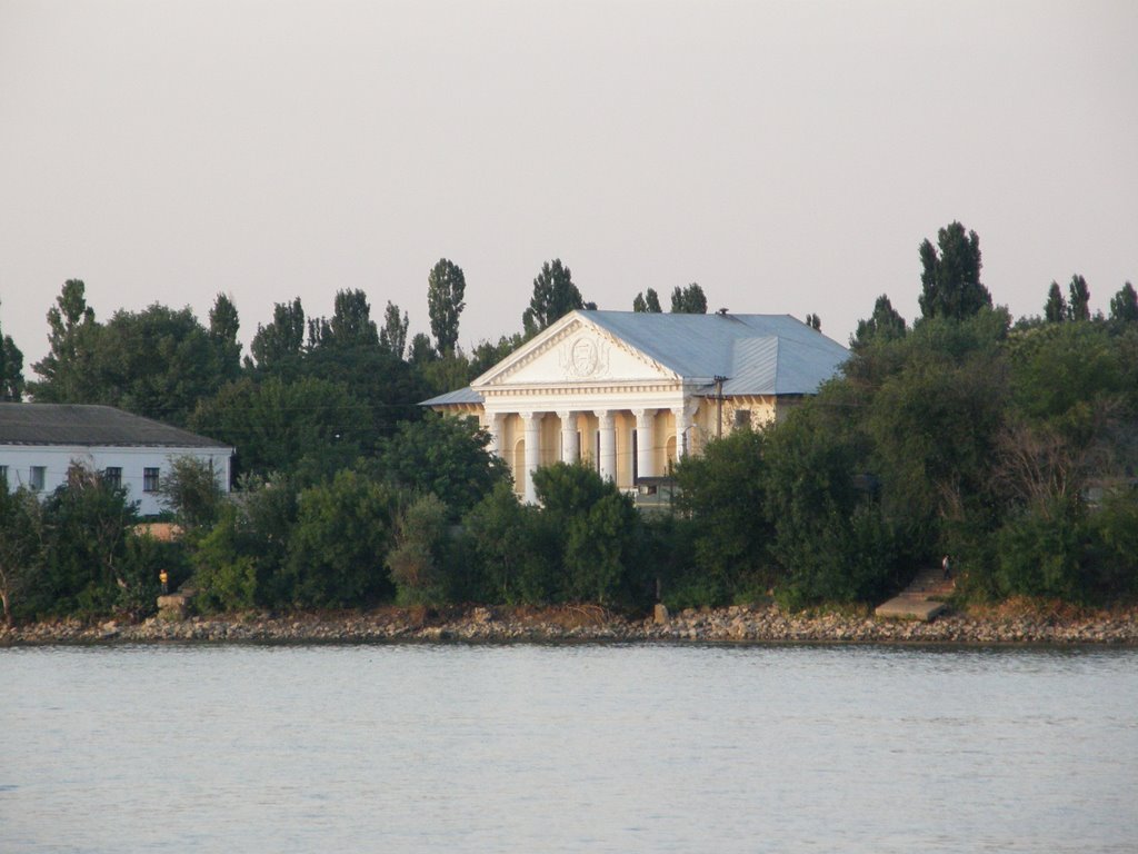 monumental building in Reni, Рени