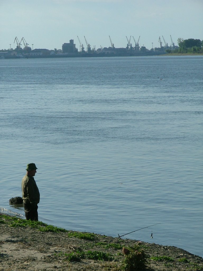 fisherman on Danube, Рени
