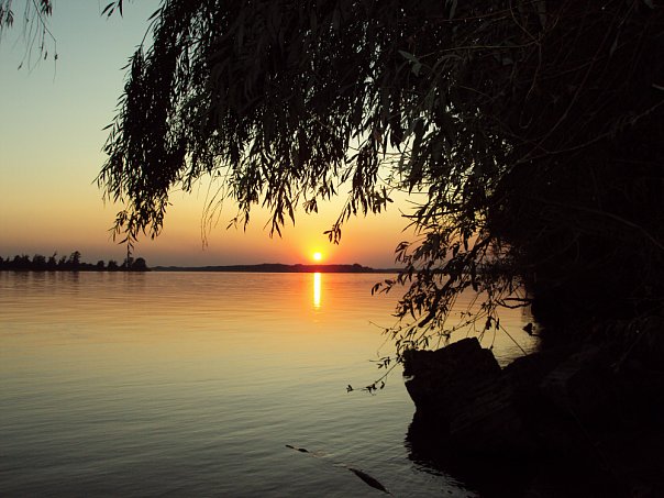 Sunrise Danube river, Рени