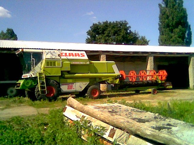 Harvester service station, Саврань