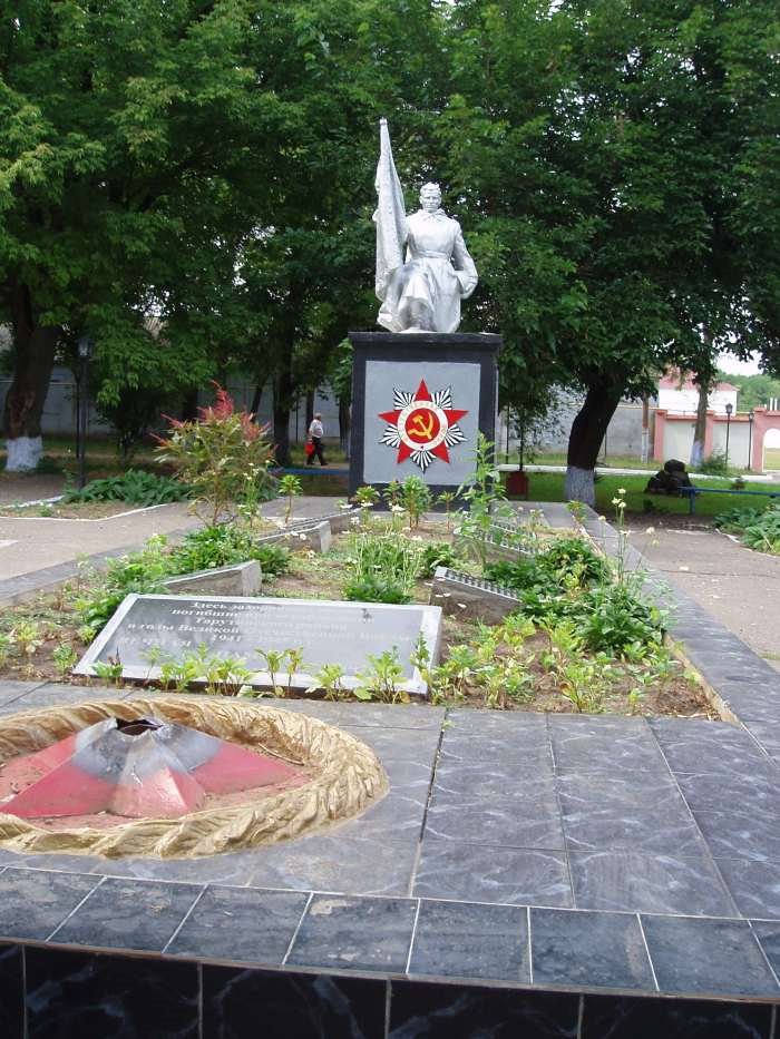 Monuments to the Red Army soldiers of WWII / памятник воинам Отечественной Войны, Тарутино
