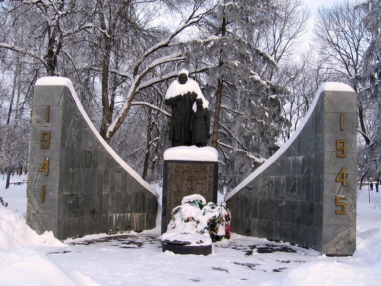 Памятник ВОВ 1941-945 (2011), Гадяч