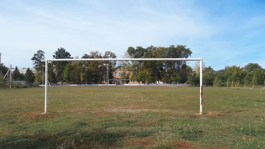 Школьный стадион, Карловка