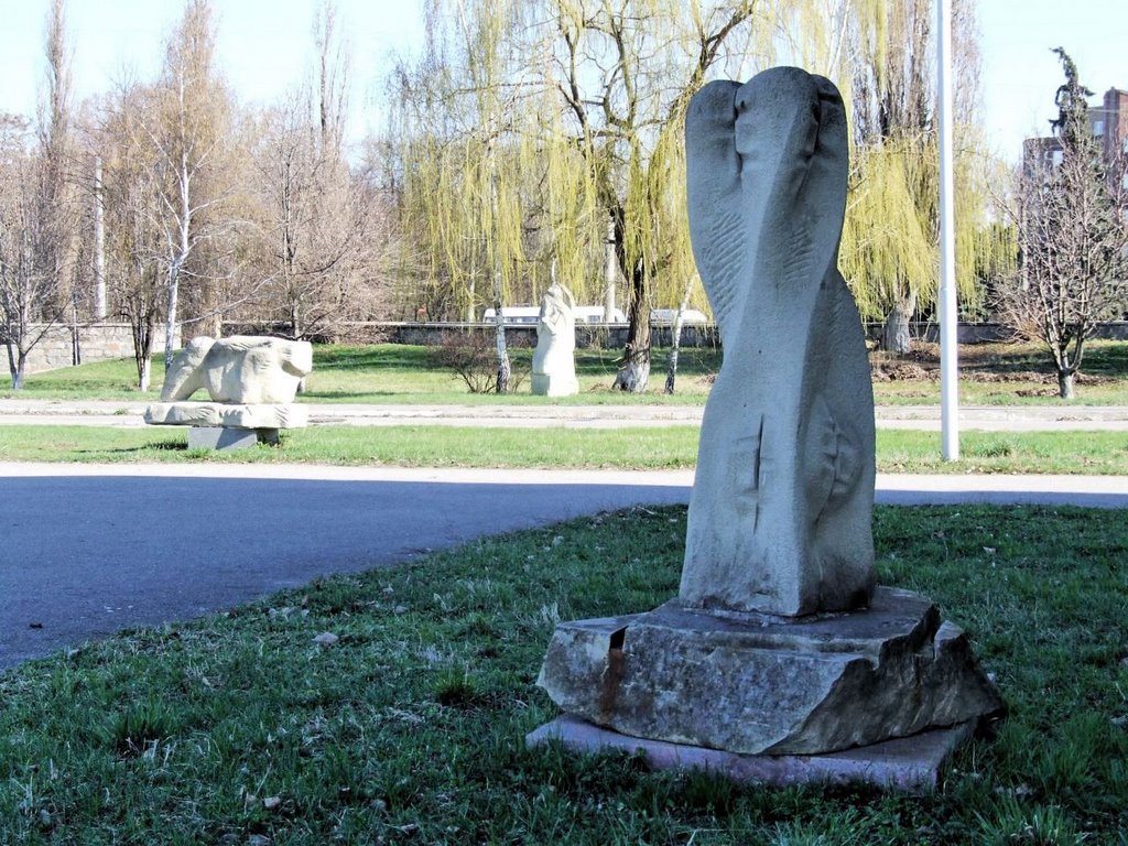Skulpture. Apr 2006, Кременчуг