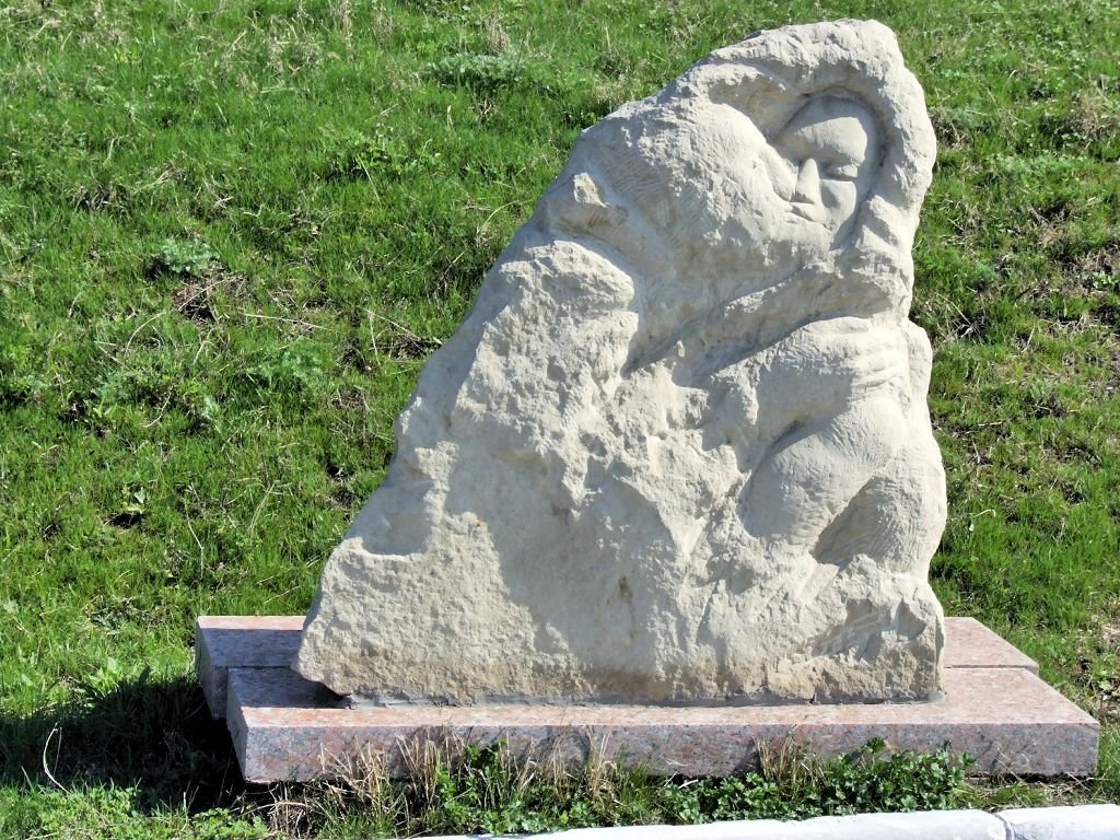 Sculpture. Apr 2006, Кременчуг
