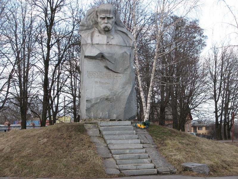 памятник Т.Г.Шевченко, Пирятин