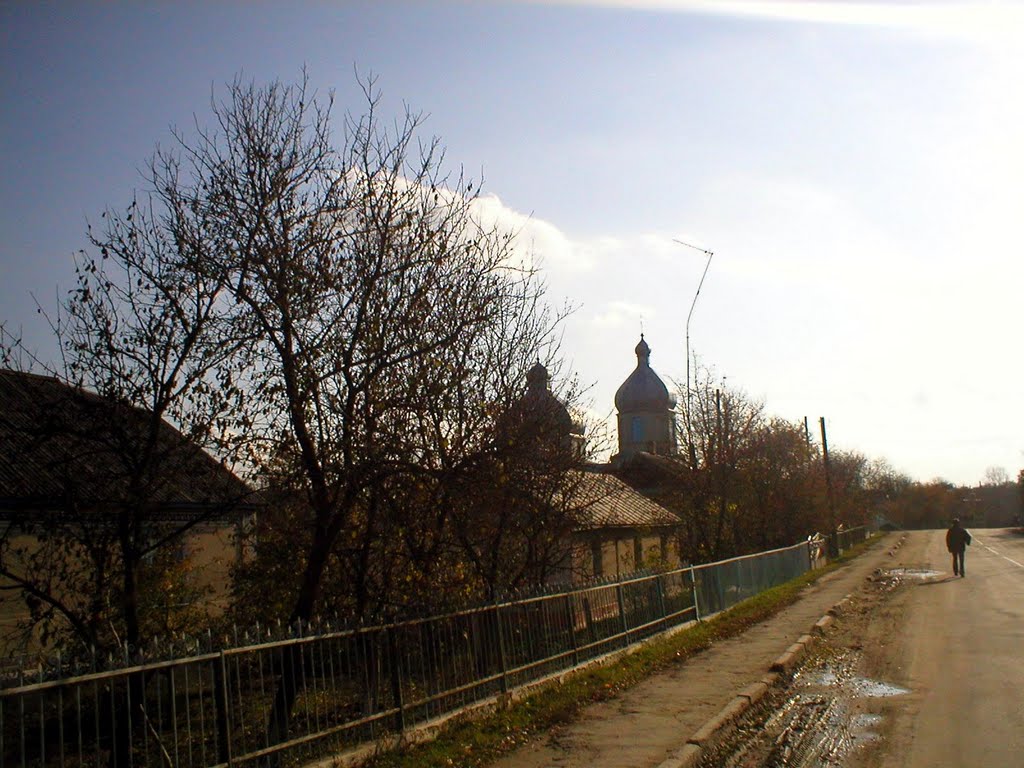 Вулиця Миру вид на церкву, Демидовка