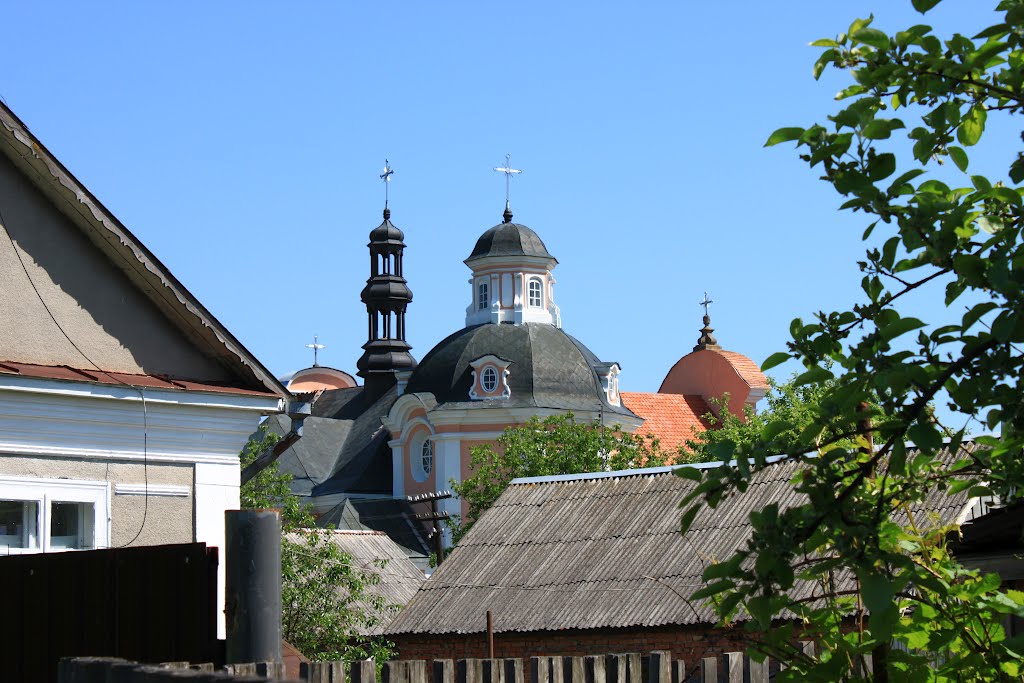 Noviy Korets. Polish Roman Catholic church among the village houses., Корец